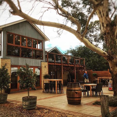 Lake Breeze Winery
